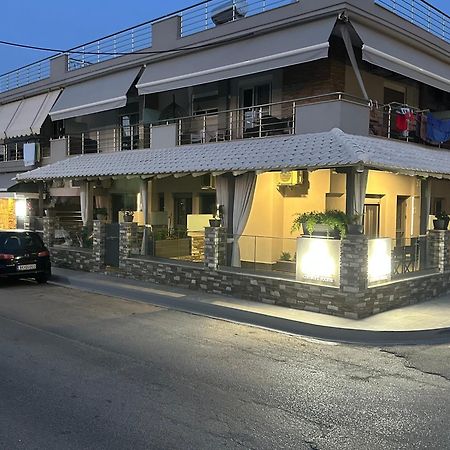 Avra Comfort Rooms - Family เนอาโปติไดอา ภายนอก รูปภาพ