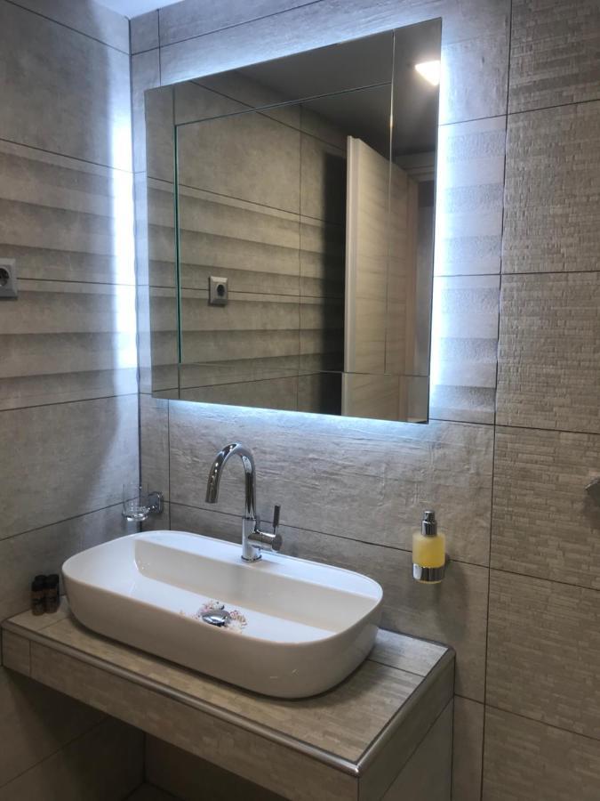 Avra Comfort Rooms - Family เนอาโปติไดอา ภายนอก รูปภาพ