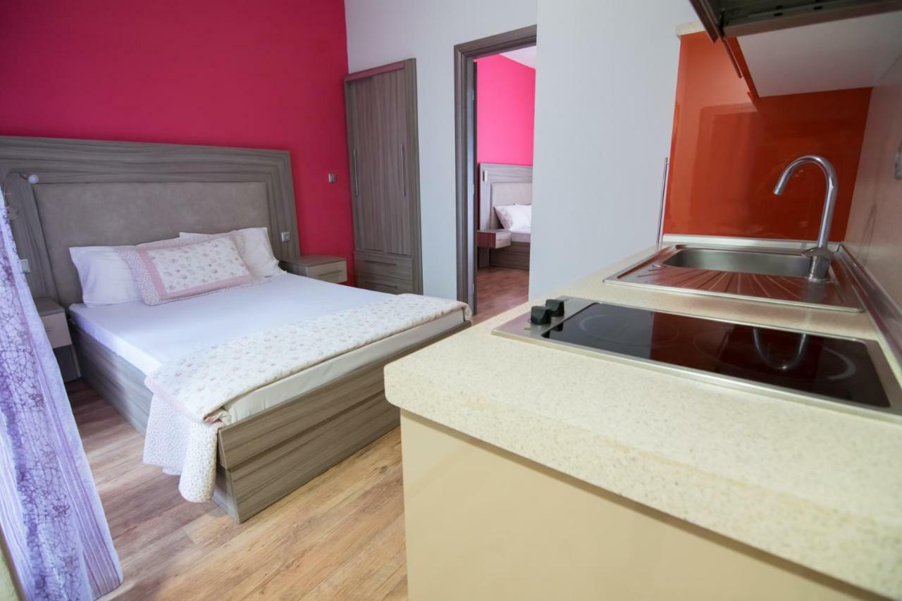 Avra Comfort Rooms - Family เนอาโปติไดอา ภายนอก รูปภาพ