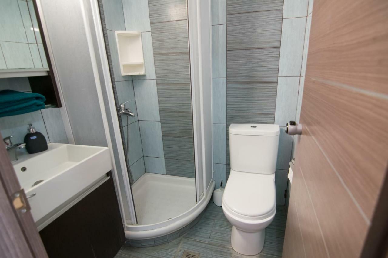 Avra Comfort Rooms - Family เนอาโปติไดอา ภายนอก รูปภาพ