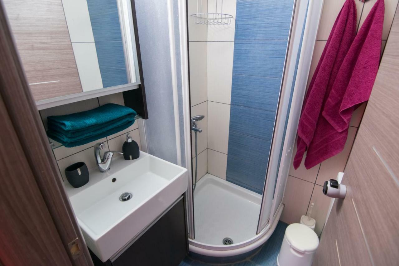 Avra Comfort Rooms - Family เนอาโปติไดอา ภายนอก รูปภาพ